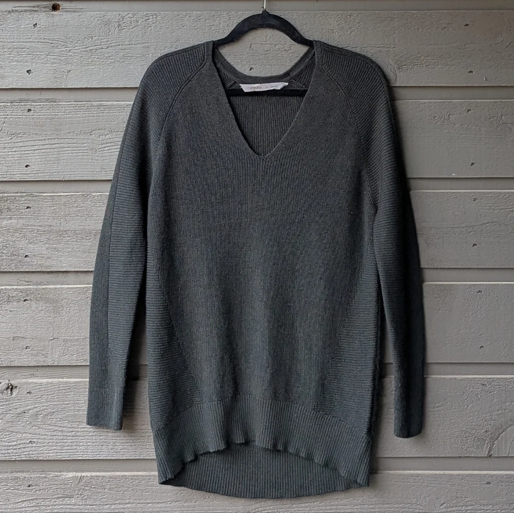 Athleta Hanover V-Neck Sweater Black Merino Wool Blend Size XS Oversized